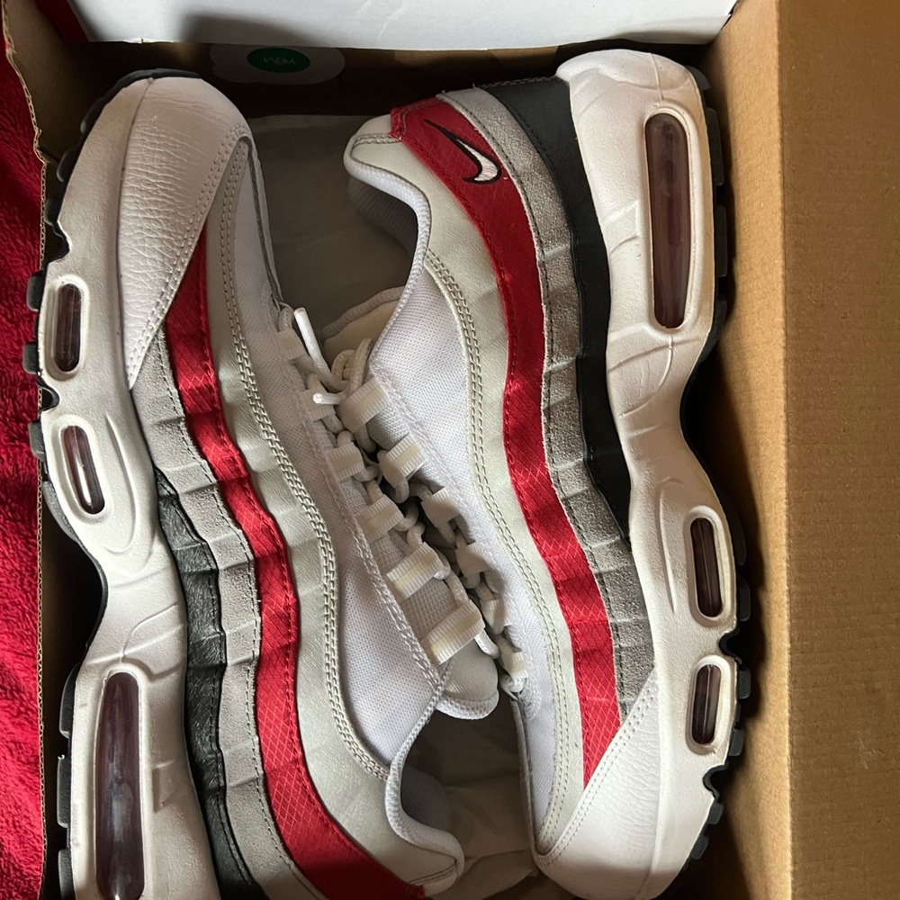 Nike Air Max 95 White Red Sneakers